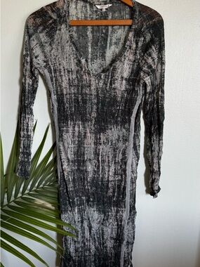 Long Sleeve Black and Gray Textured V-Neck Dress